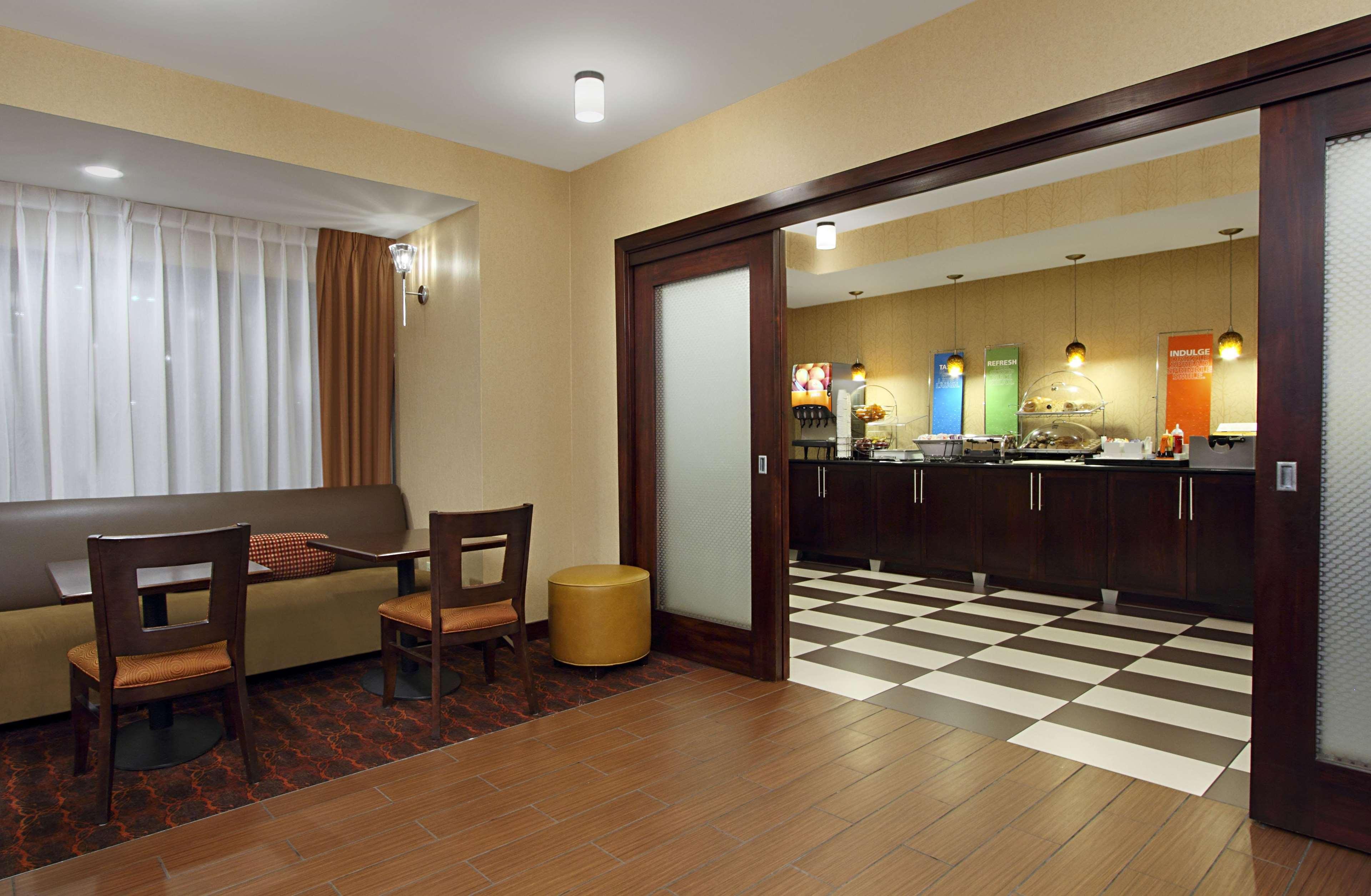 Hampton Inn Columbus-International Airport Gahanna Dış mekan fotoğraf